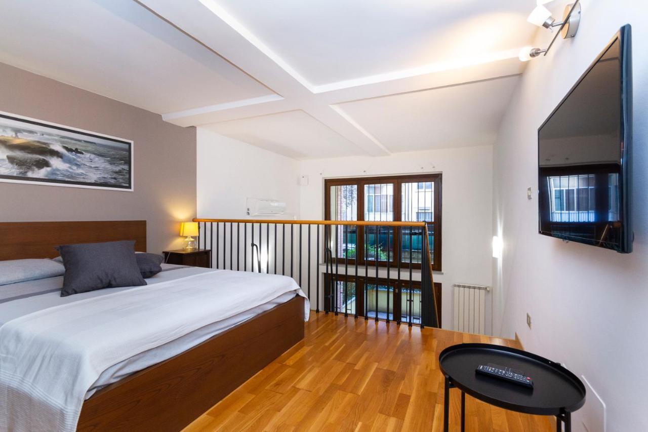 Loft - L'Isola Che Non C'E. Lägenhet Turin Exteriör bild